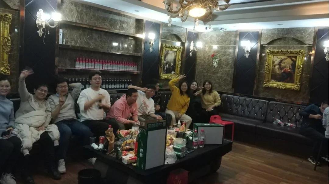 工作(zuò)不止眼前的“甲方”，還(hái)有(yǒu)身邊的愛(ài)與驚喜